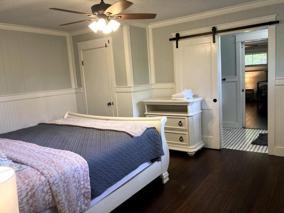 Tucked Away Newly Renovated 2 Bedroom/ 1 Bath Sleeps 8 Beaufort Exterior foto